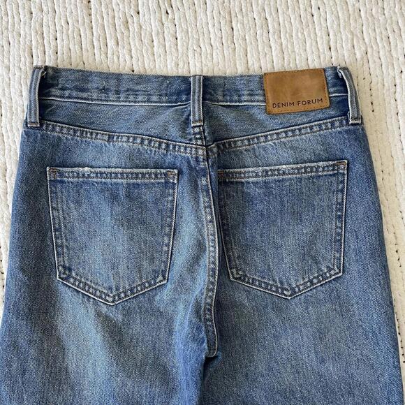 Aritzia Denim Forum The Ex Boyfriend Medium Wash Jeans - Size 25" - Picture 4 of 7